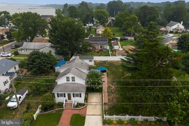 56 LAKEVIEW AVE, Pennsville, NJ 08070