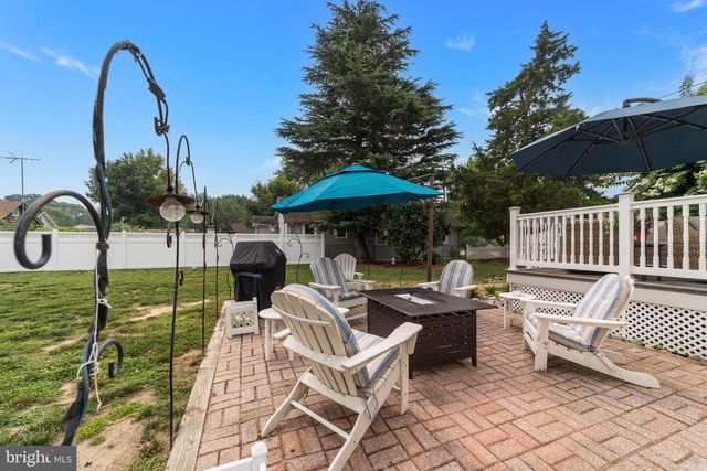 56 LAKEVIEW AVE, Pennsville, NJ 08070