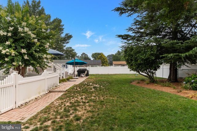 56 LAKEVIEW AVE, Pennsville, NJ 08070