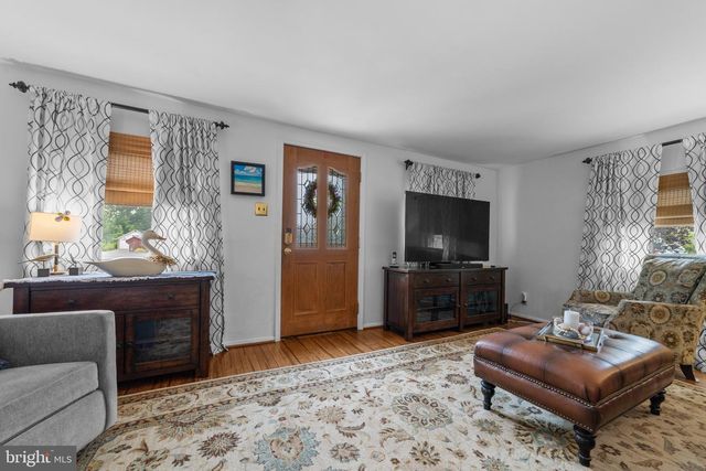 56 LAKEVIEW AVE, Pennsville, NJ 08070