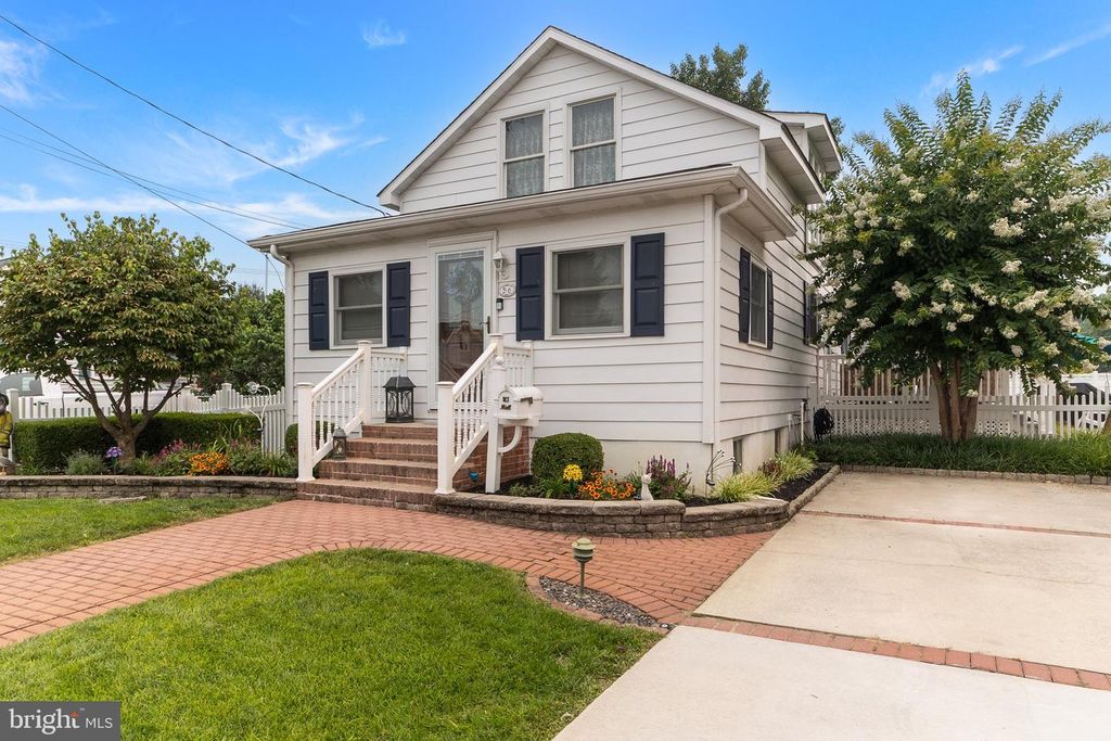 56 LAKEVIEW AVE, Pennsville, NJ 08070