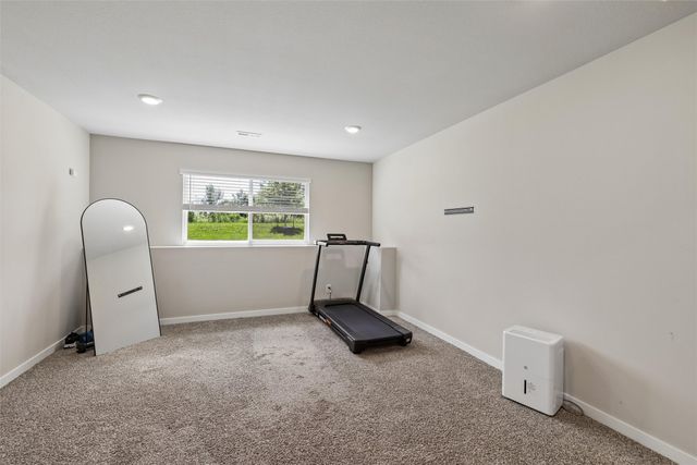 9672 Heightsview Drive, West Des Moines, IA 50266