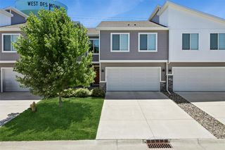 9672 Heightsview Drive, West Des Moines, IA 50266