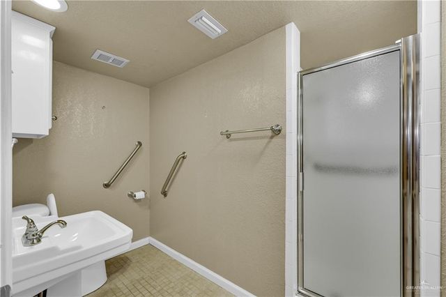 2100 S 5th Street 2, Mcallen, TX 78503