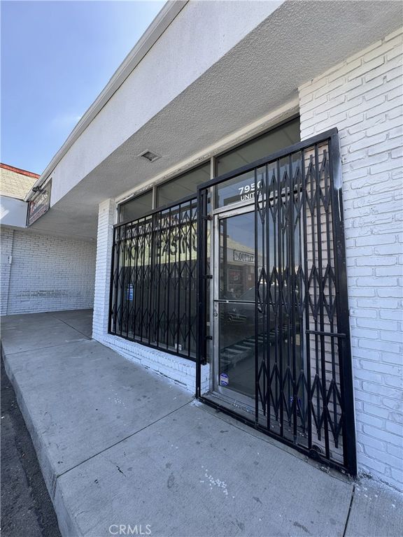 7950 Laurel Canyon Boulevard B, North Hollywood, CA 91605 — exterior