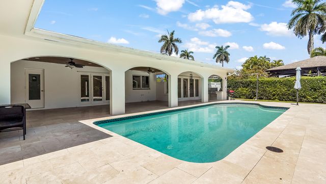 1120 E Tropical Way, Plantation, FL 33317