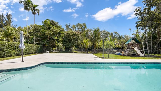 1120 E Tropical Way, Plantation, FL 33317