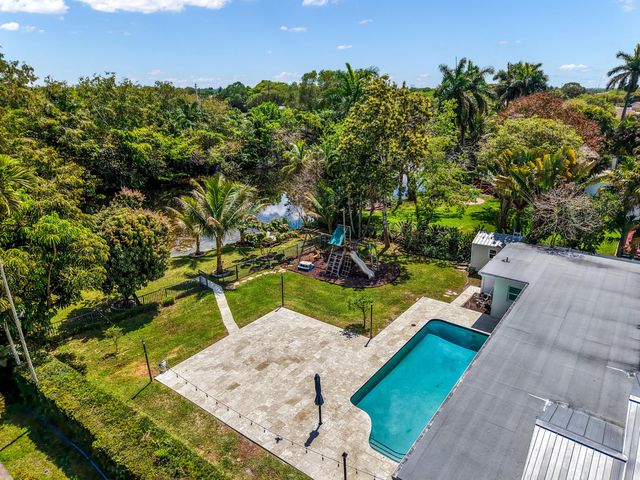 1120 E Tropical Way, Plantation, FL 33317