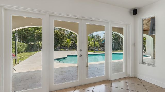 1120 E Tropical Way, Plantation, FL 33317