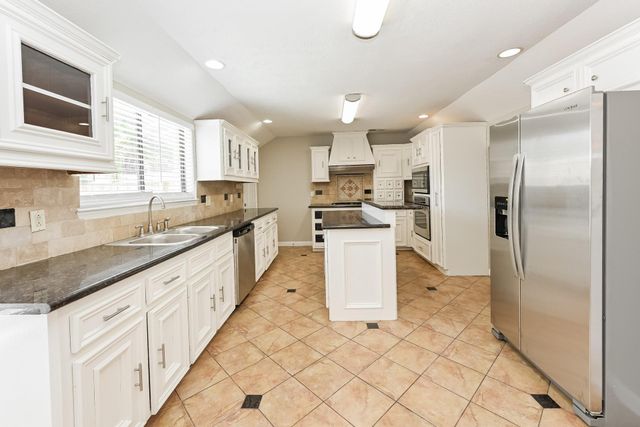 11943 Kleinfields Drive, Houston, TX 77066