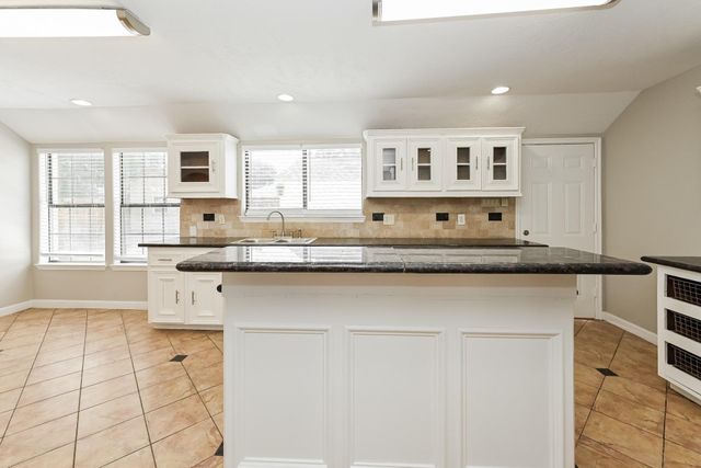 11943 Kleinfields Drive, Houston, TX 77066