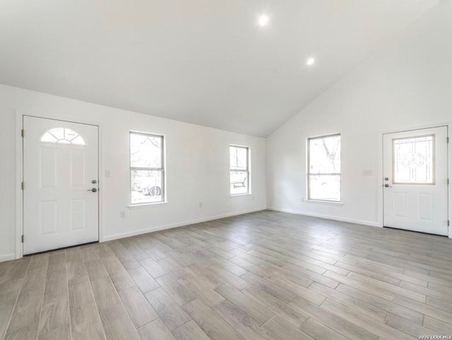 106 Valley Oaks, Kerrville, TX 78028