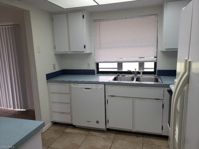 1024 SE 25th TER, Cape Coral, FL 33904