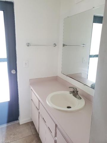 1024 SE 25th TER, Cape Coral, FL 33904