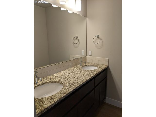 16765 CHAMPION Way, Sandy, OR 97055