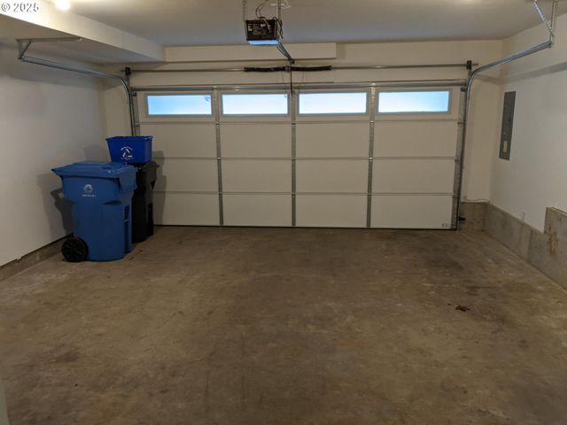 16765 CHAMPION Way, Sandy, OR 97055