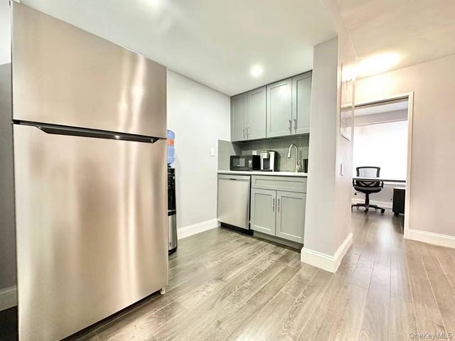 10 Old Mamaroneck Road 1A, White Plains, NY 10605