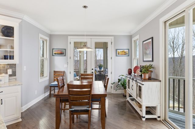 460 Cross Creek Dr, South Pittsburg, TN 37380