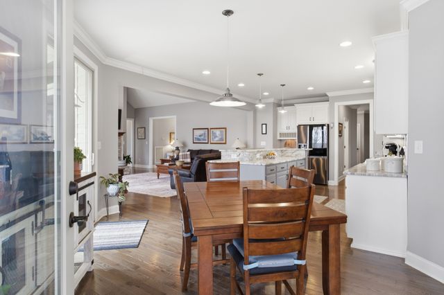 460 Cross Creek Dr, South Pittsburg, TN 37380