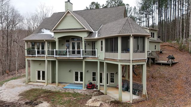 460 Cross Creek Dr, South Pittsburg, TN 37380