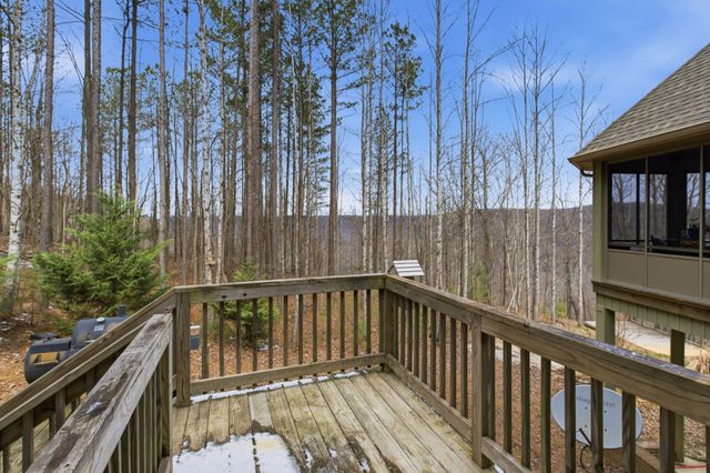 460 Cross Creek Dr, South Pittsburg, TN 37380