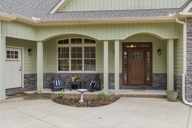 460 Cross Creek Dr, South Pittsburg, TN 37380