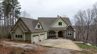 460 Cross Creek Dr, South Pittsburg, TN 37380