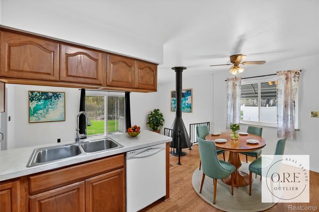 5300 Arnold Drive, Burton, MI 48509