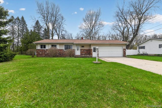 5300 Arnold Drive, Burton, MI 48509