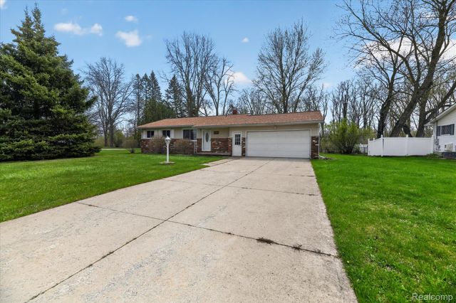 5300 Arnold Drive, Burton, MI 48509