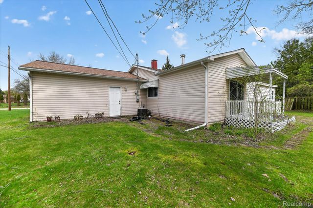 5300 Arnold Drive, Burton, MI 48509