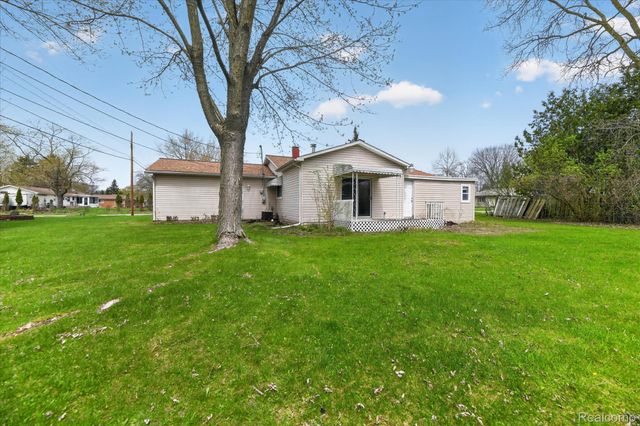 5300 Arnold Drive, Burton, MI 48509