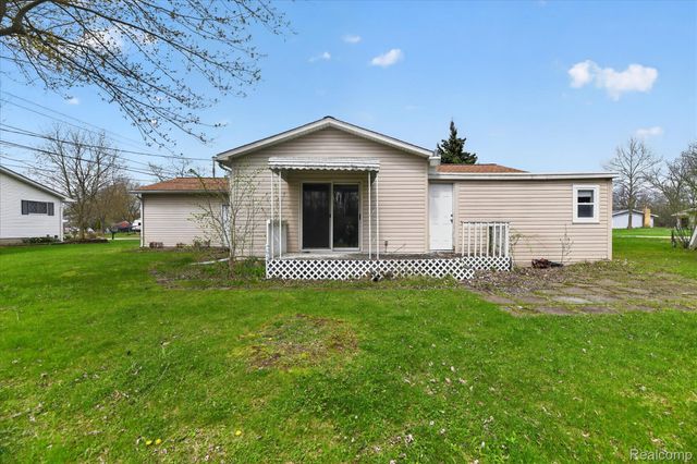 5300 Arnold Drive, Burton, MI 48509