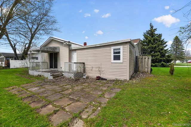5300 Arnold Drive, Burton, MI 48509