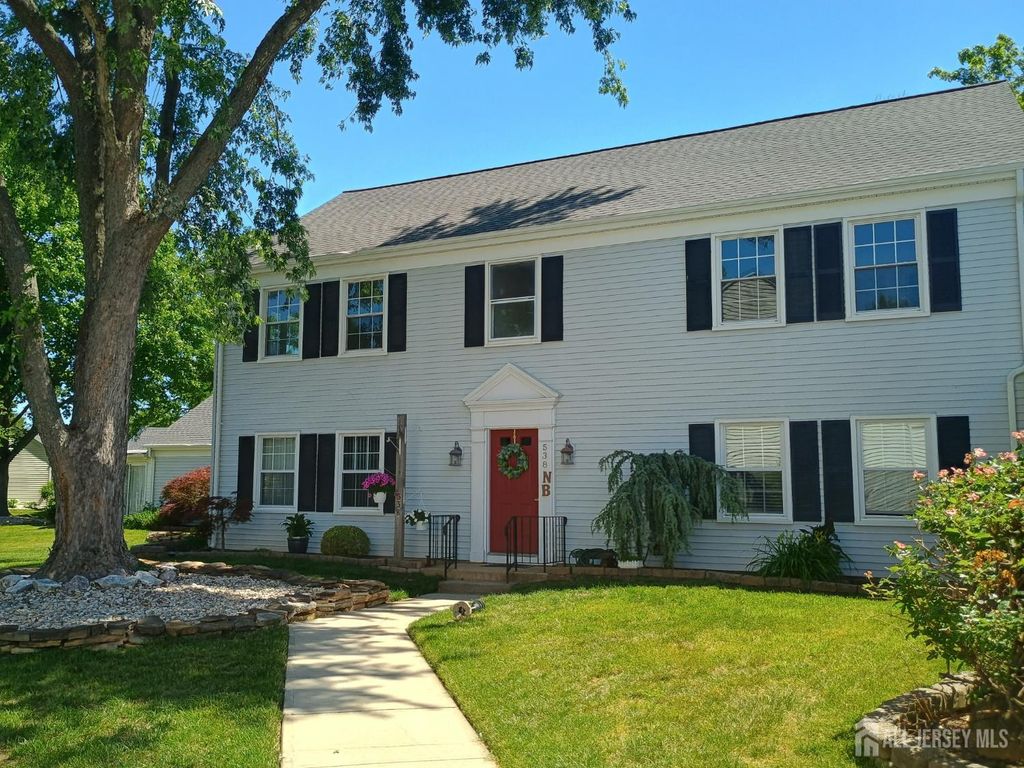 538 Sutton Way N, Monroe, NJ 08831