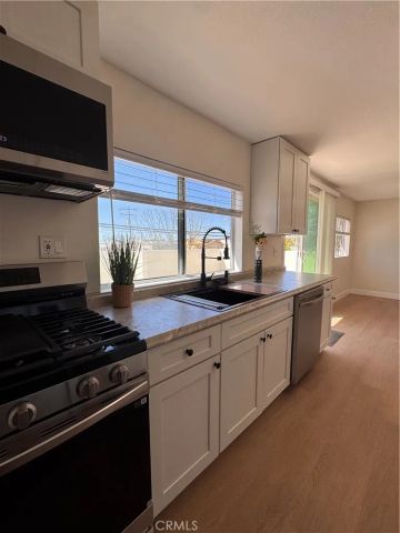 1734 Prospect Ave B, Hermosa Beach, CA 90254