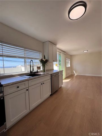 1734 Prospect Ave B, Hermosa Beach, CA 90254