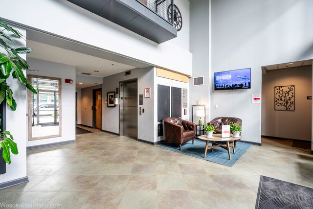 1122 W Catalpa Avenue 603, Chicago, IL 60640