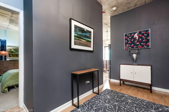 1122 W Catalpa Avenue 603, Chicago, IL 60640