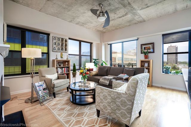 1122 W Catalpa Avenue 603, Chicago, IL 60640