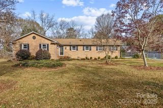 1419 Marlwood Circle, Charlotte, NC 28227