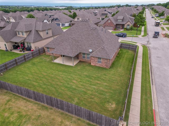 6088 E 145th Place, Bixby, OK 74008