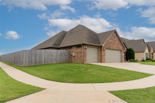 6088 E 145th Place, Bixby, OK 74008