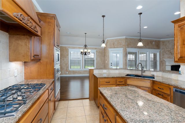 6088 E 145th Place, Bixby, OK 74008