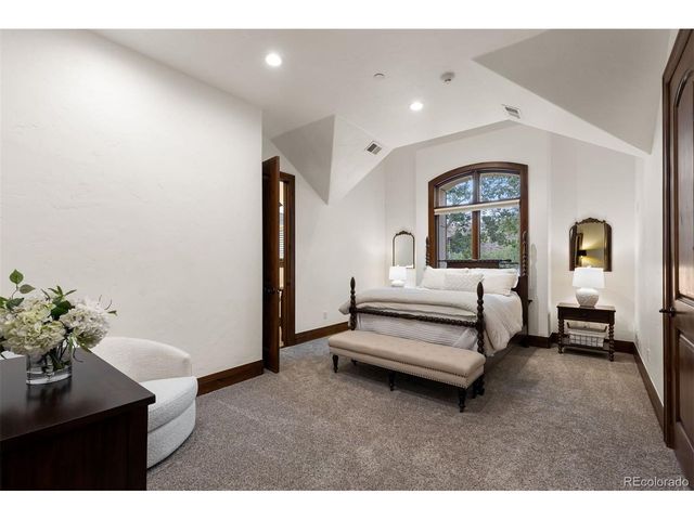 1043 Meteor Pl, Castle Rock, CO 80108