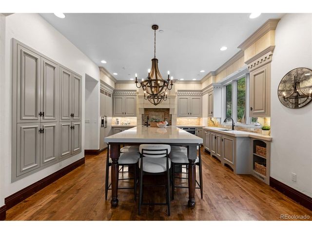 1043 Meteor Pl, Castle Rock, CO 80108