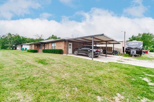 251 Alicia Street, Bowie, TX 76230