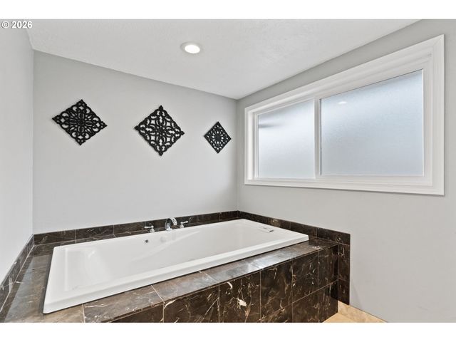 13399 NOBEL Rd, Oregon City, OR 97045