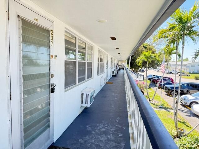 237 Northampton L 237, West Palm Beach, FL 33417