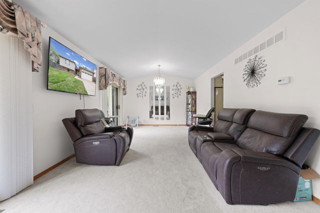 38982 Sutton Dr Drive, Sterling Heights, MI 48310